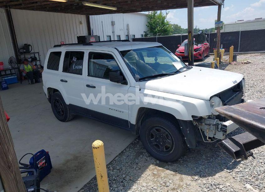 2016 Jeep Patriot SPORT (VIN 1C4NJPBB7GD774369) main photo