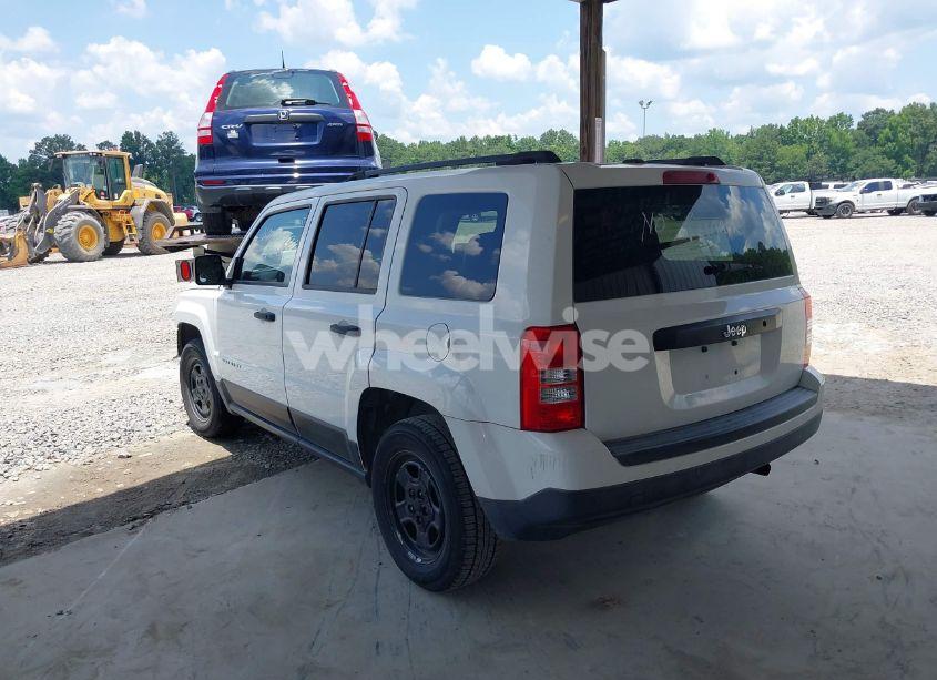 Photo 3 of 2016 Jeep Patriot SPORT (VIN 1C4NJPBB7GD774369)