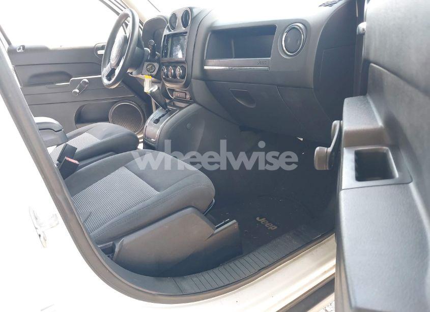 Photo 5 of 2016 Jeep Patriot SPORT (VIN 1C4NJPBB7GD774369)