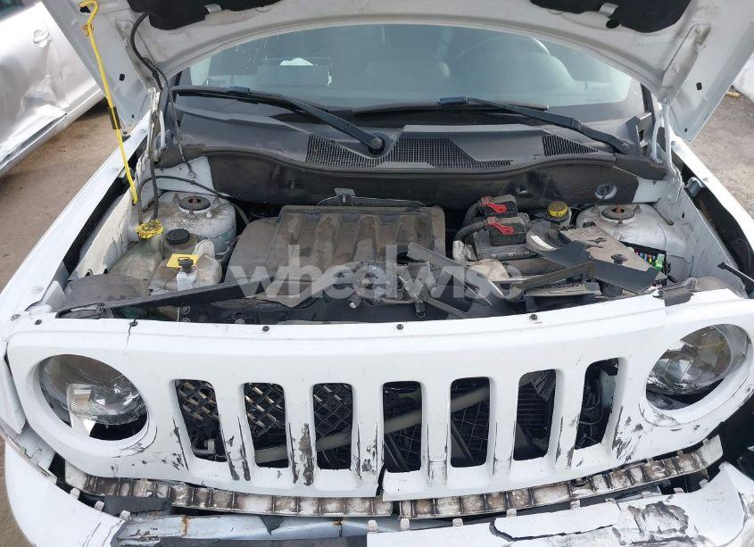 Photo 10 of 2016 Jeep Patriot 75TH ANNIVERSARY (VIN 1C4NJPBB7GD789096)
