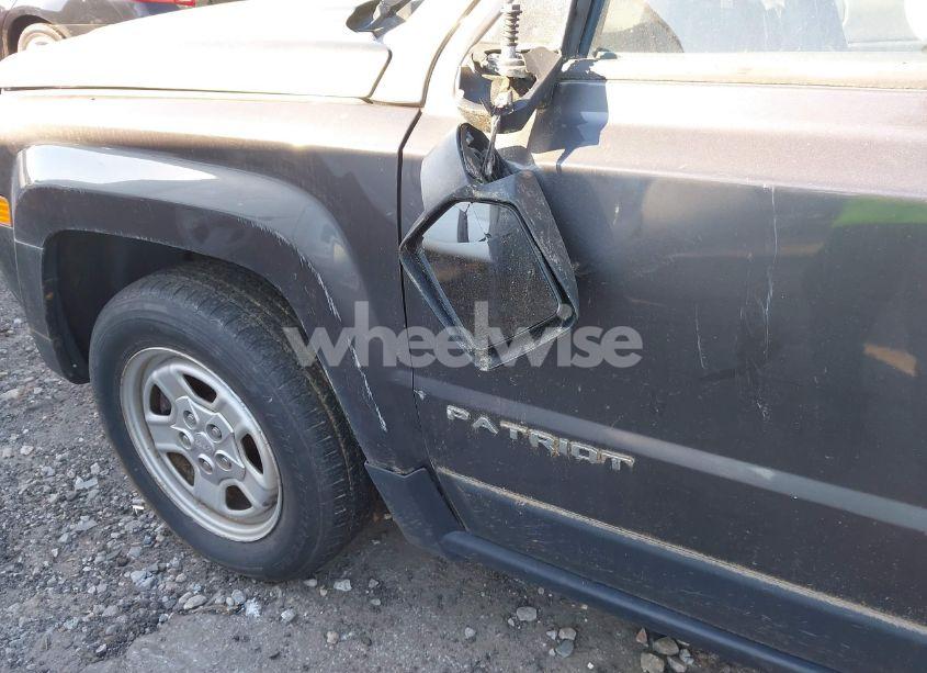 Photo 12 of 2015 Jeep Patriot SPORT (VIN 1C4NJPBB8FD149767)