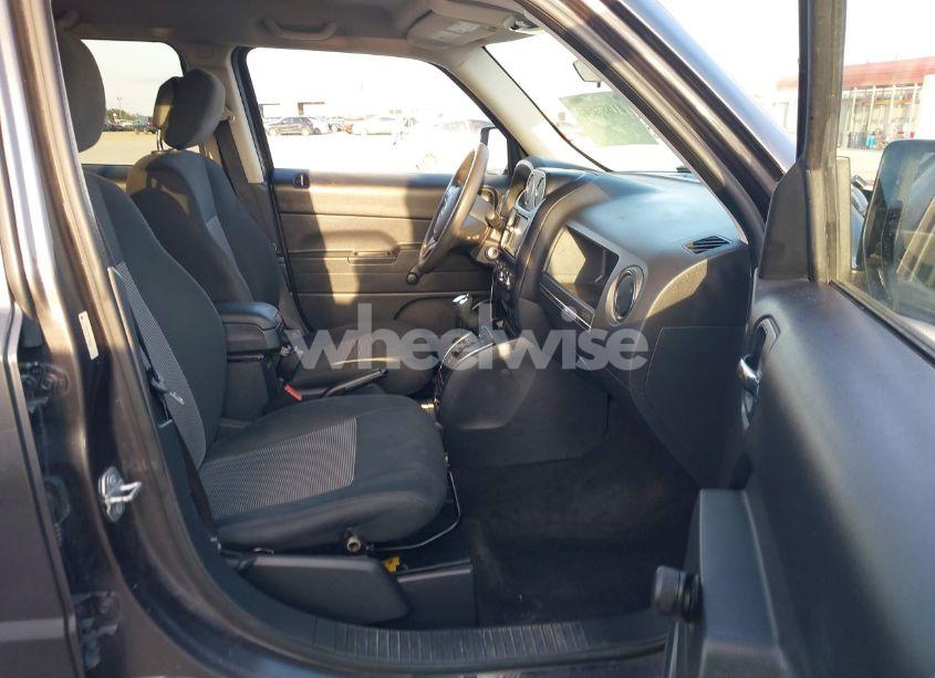 Photo 5 of 2015 Jeep Patriot SPORT (VIN 1C4NJPBB8FD203794)