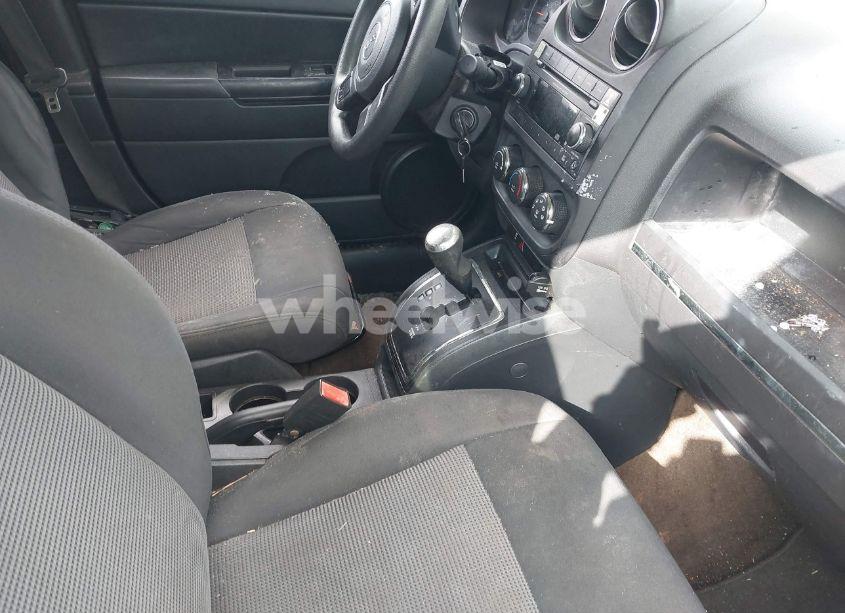 Photo 5 of 2015 Jeep Patriot SPORT (VIN 1C4NJPBB8FD298101)