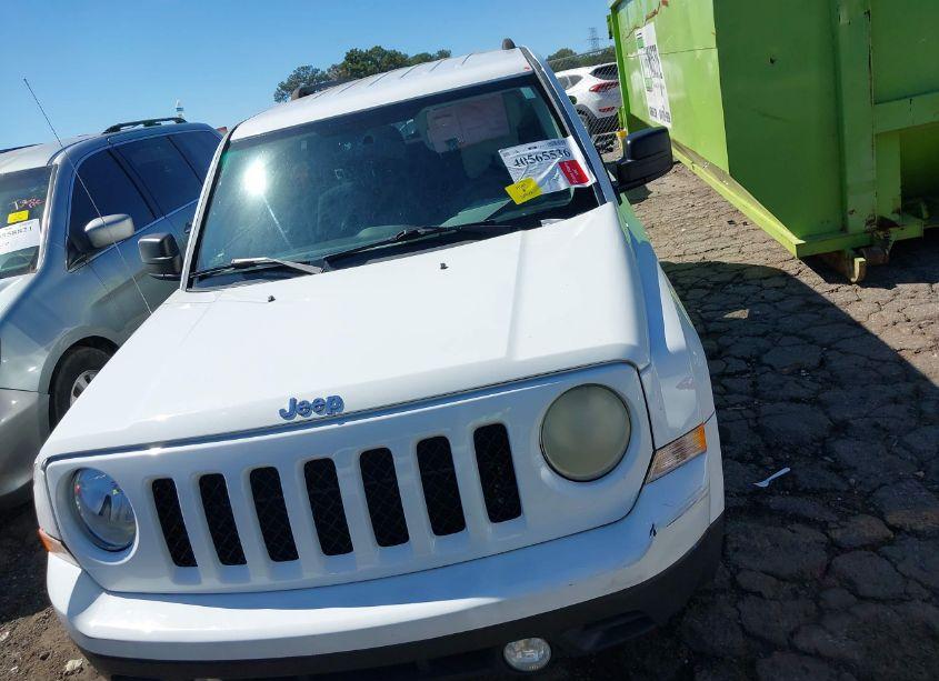 Photo 12 of 2015 Jeep Patriot SPORT (VIN 1C4NJPBB8FD318038)