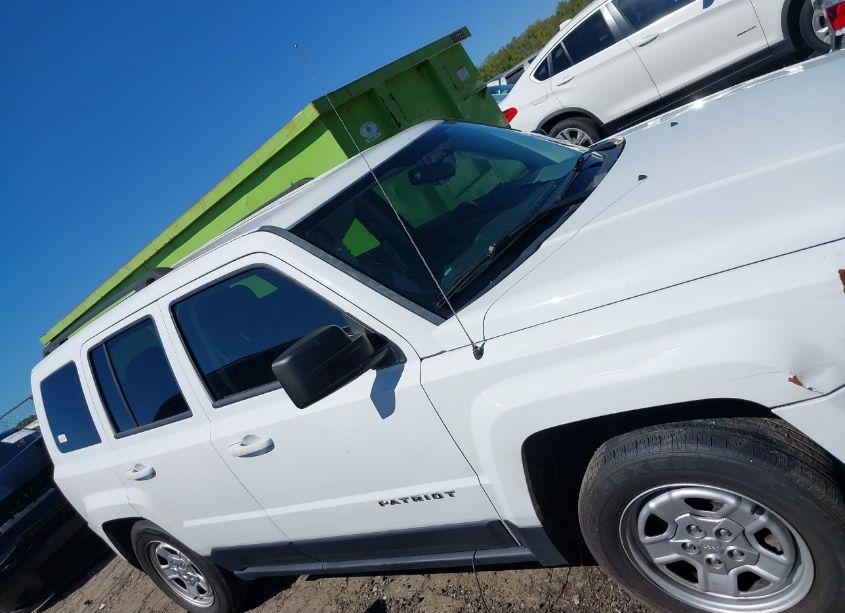 Photo 13 of 2015 Jeep Patriot SPORT (VIN 1C4NJPBB8FD318038)