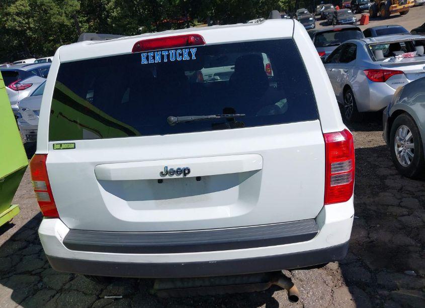 Photo 16 of 2015 Jeep Patriot SPORT (VIN 1C4NJPBB8FD318038)