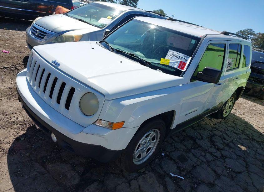 Photo 2 of 2015 Jeep Patriot SPORT (VIN 1C4NJPBB8FD318038)