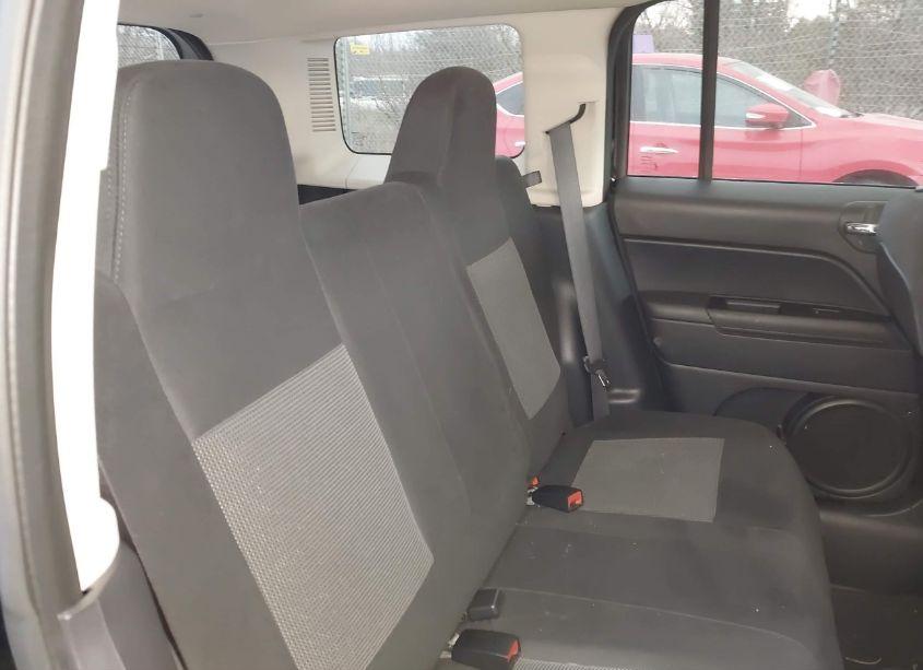 Photo 13 of 2015 Jeep Patriot SPORT (VIN 1C4NJPBB8FD388655)