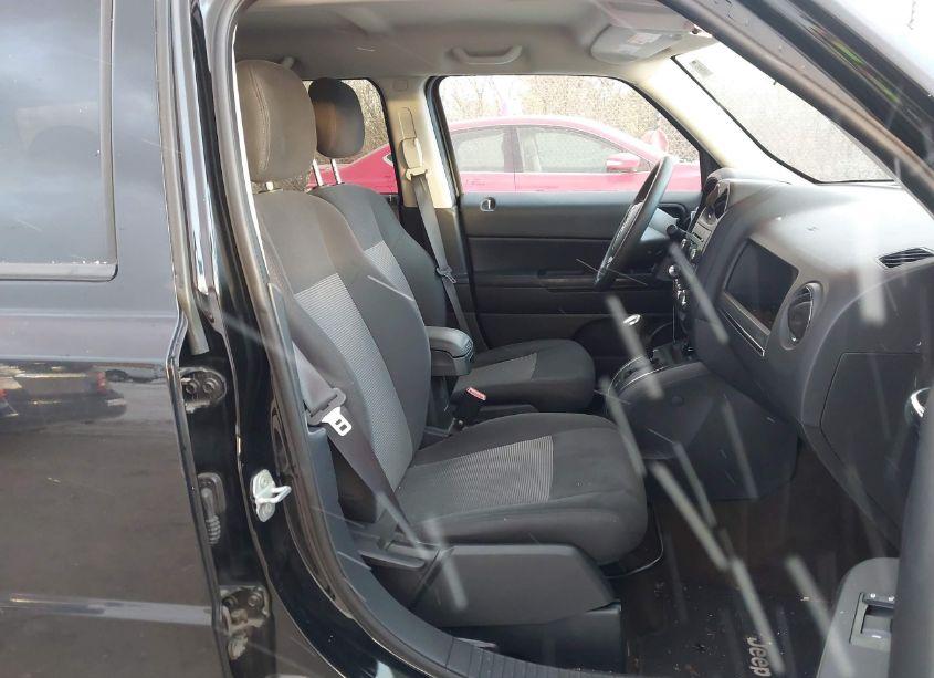 Photo 5 of 2015 Jeep Patriot SPORT (VIN 1C4NJPBB8FD388655)