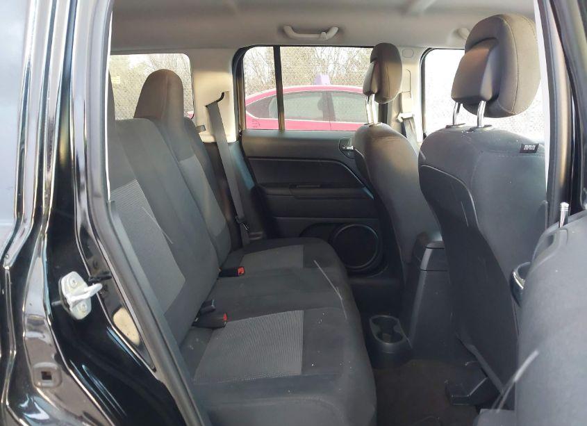 Photo 8 of 2015 Jeep Patriot SPORT (VIN 1C4NJPBB8FD388655)