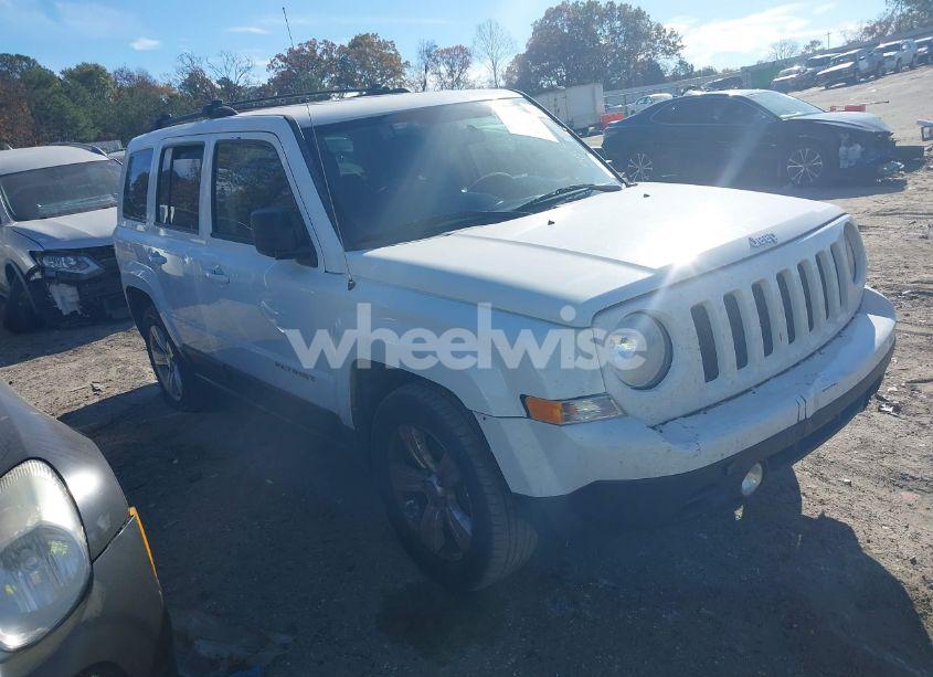 2015 Jeep Patriot SPORT (VIN 1C4NJPBB8FD402098) main photo