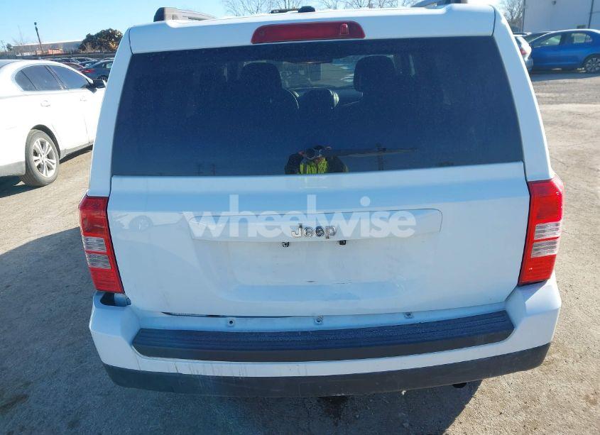 Photo 12 of 2015 Jeep Patriot SPORT (VIN 1C4NJPBB8FD413845)