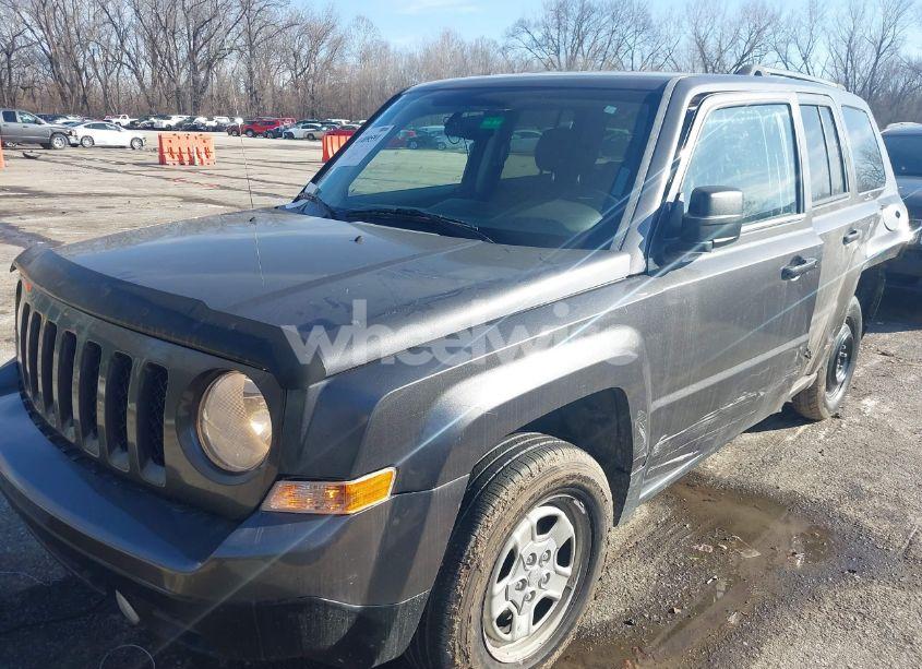 Photo 2 of 2016 Jeep Patriot SPORT (VIN 1C4NJPBB8GD601847)