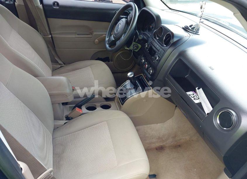 Photo 5 of 2016 Jeep Patriot SPORT (VIN 1C4NJPBB8GD681974)