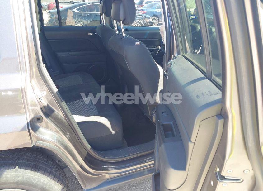 Photo 8 of 2016 Jeep Patriot SPORT (VIN 1C4NJPBB8GD711393)