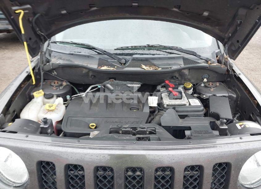 Photo 10 of 2016 Jeep Patriot SPORT (VIN 1C4NJPBB8GD738433)