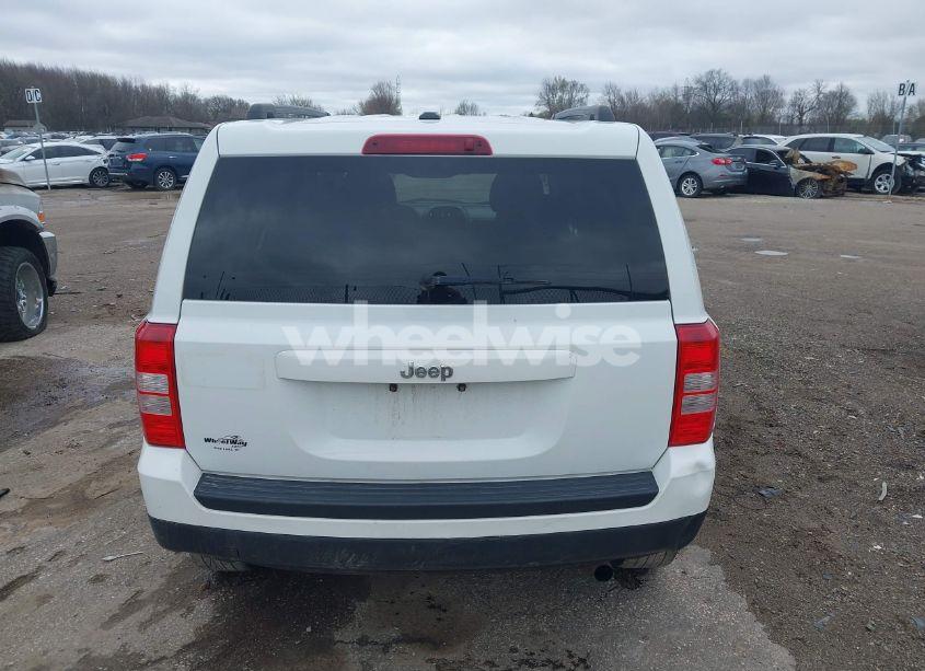 Photo 16 of 2016 Jeep Patriot SPORT (VIN 1C4NJPBB9GD738411)