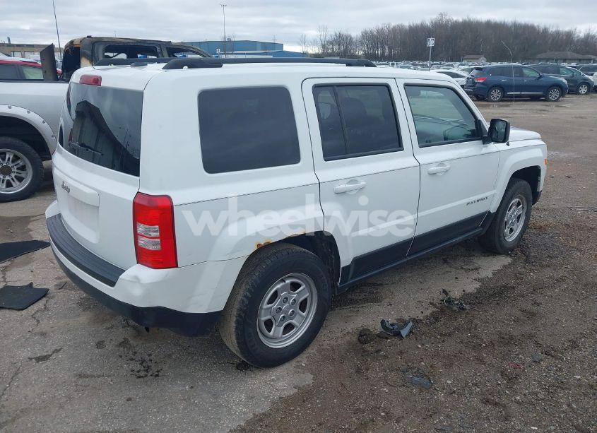 Photo 4 of 2016 Jeep Patriot SPORT (VIN 1C4NJPBB9GD738411)