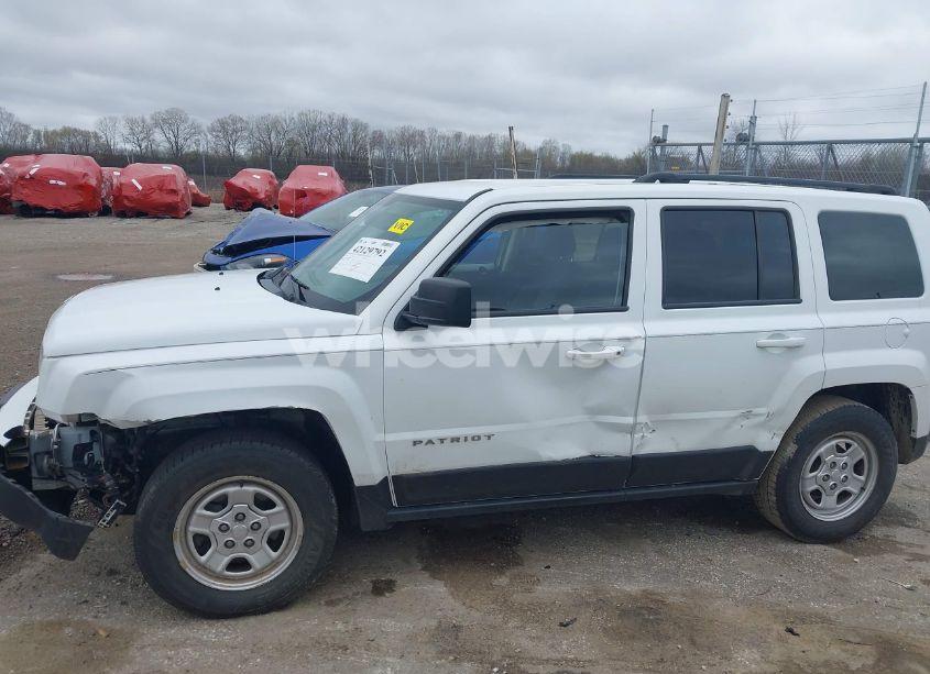Photo 6 of 2016 Jeep Patriot SPORT (VIN 1C4NJPBB9GD738411)