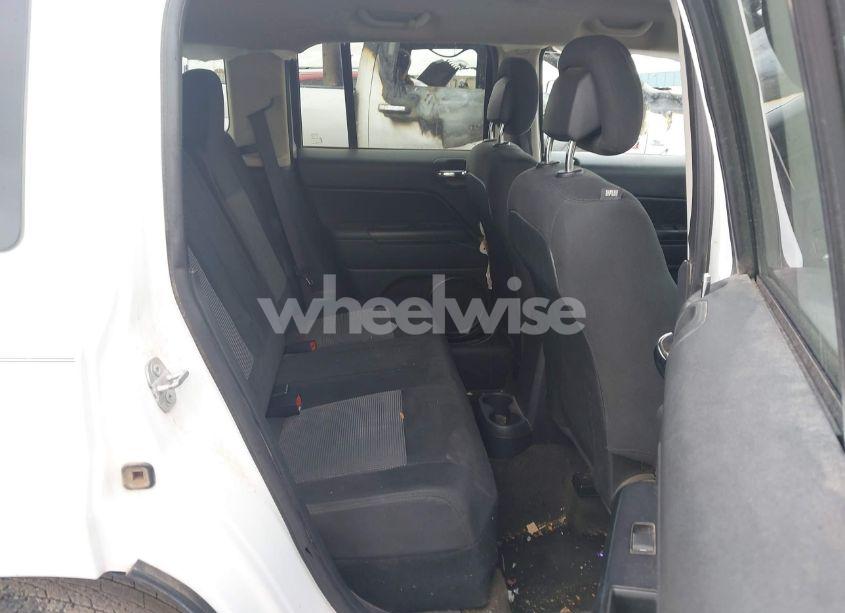 Photo 8 of 2016 Jeep Patriot SPORT (VIN 1C4NJPBB9GD738411)