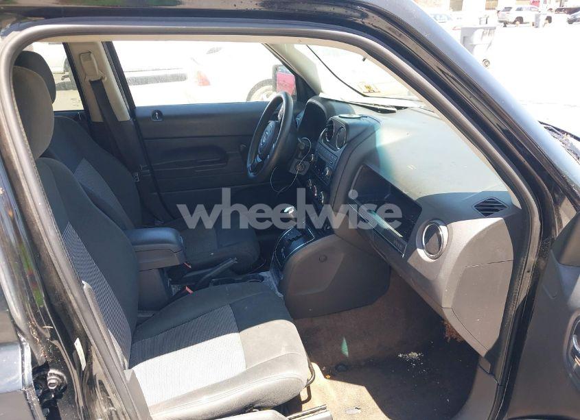 Photo 5 of 2014 Jeep Patriot SPORT (VIN 1C4NJPBBXED511001)