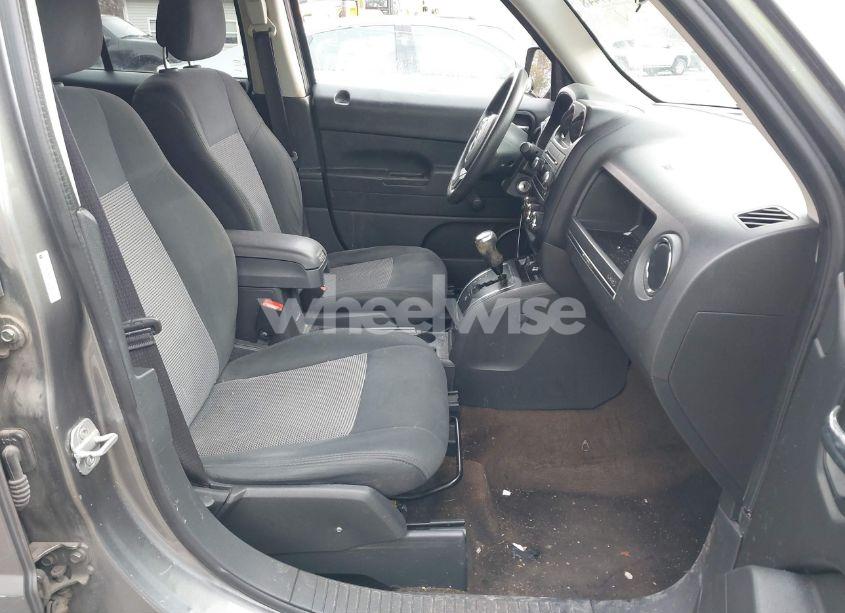 Photo 5 of 2014 Jeep Patriot SPORT (VIN 1C4NJPBBXED533404)