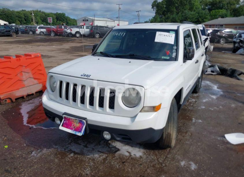 Photo 2 of 2014 Jeep Patriot SPORT (VIN 1C4NJPBBXED618291)