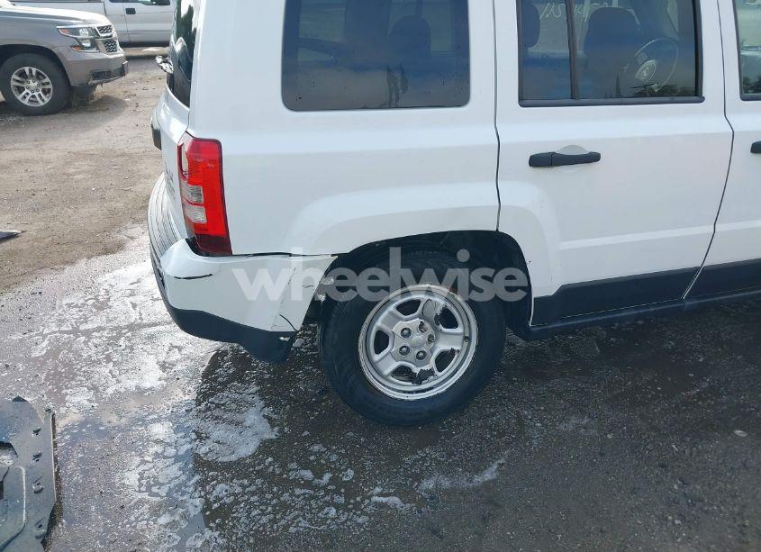 Photo 6 of 2014 Jeep Patriot SPORT (VIN 1C4NJPBBXED618291)