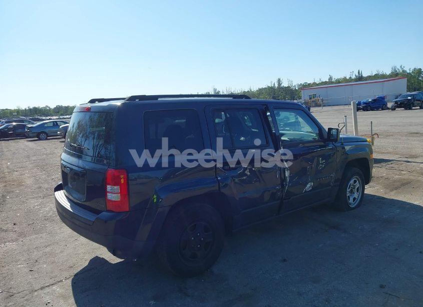 Photo 4 of 2014 Jeep Patriot SPORT (VIN 1C4NJPBBXED911558)