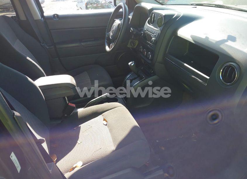 Photo 5 of 2014 Jeep Patriot SPORT (VIN 1C4NJPBBXED911558)