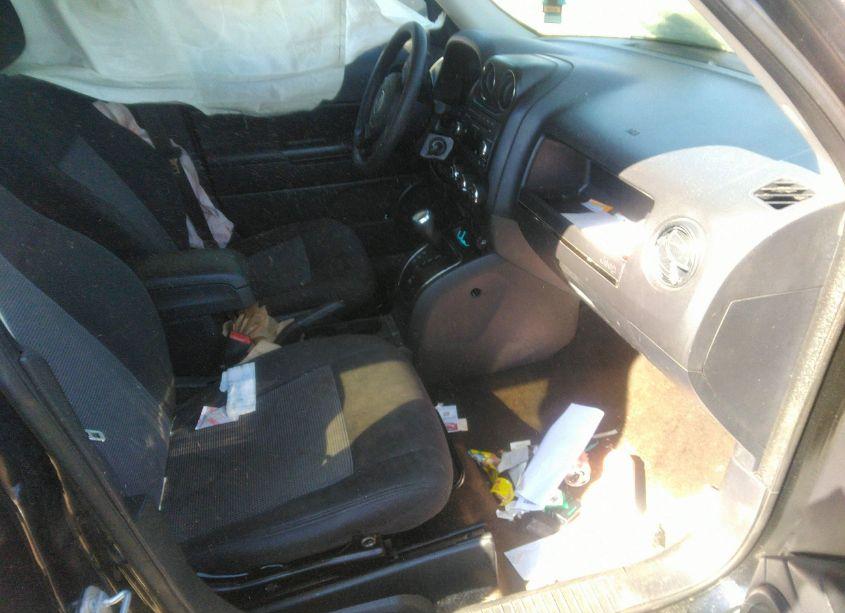 Photo 5 of 2015 Jeep Patriot SPORT (VIN 1C4NJPBBXFD398250)