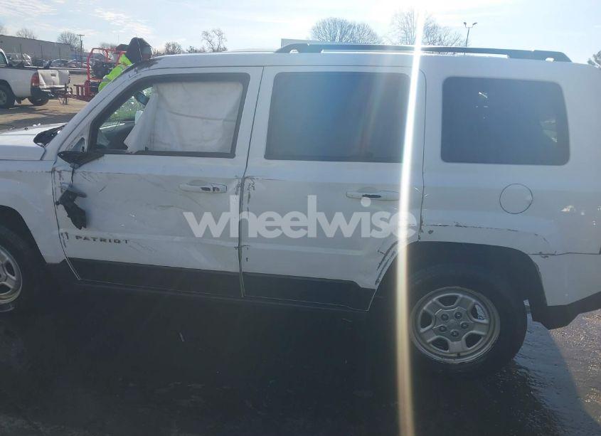 Photo 14 of 2015 Jeep Patriot SPORT (VIN 1C4NJPBBXFD431022)