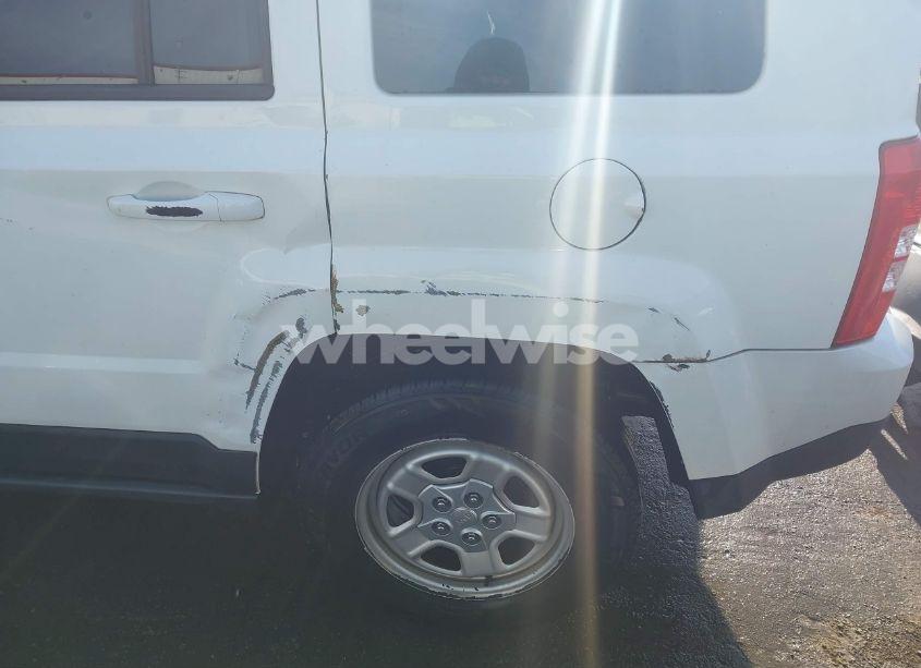 Photo 18 of 2015 Jeep Patriot SPORT (VIN 1C4NJPBBXFD431022)