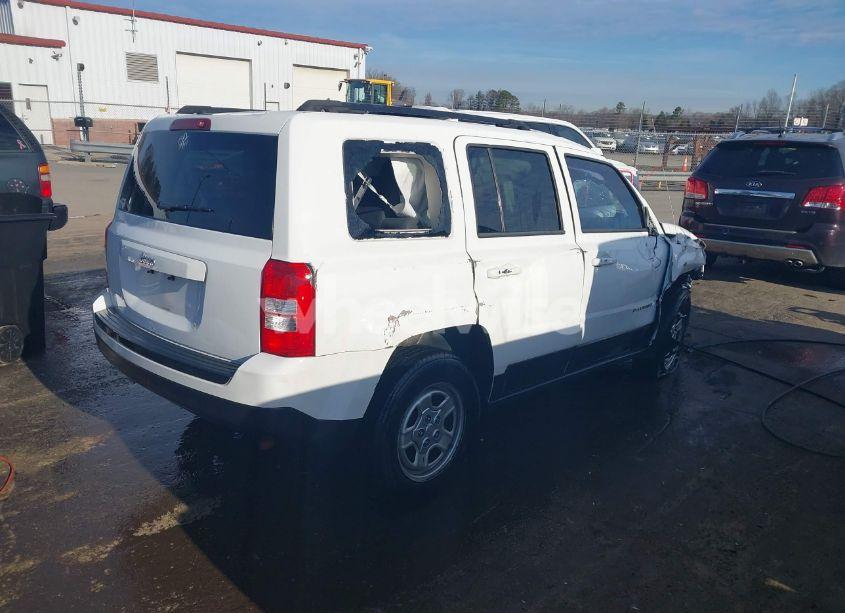 Photo 4 of 2015 Jeep Patriot SPORT (VIN 1C4NJPBBXFD431022)
