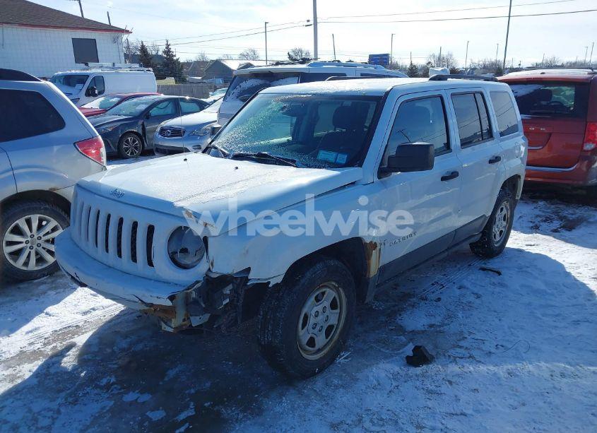 Photo 2 of 2016 Jeep Patriot SPORT (VIN 1C4NJPBBXGD650080)