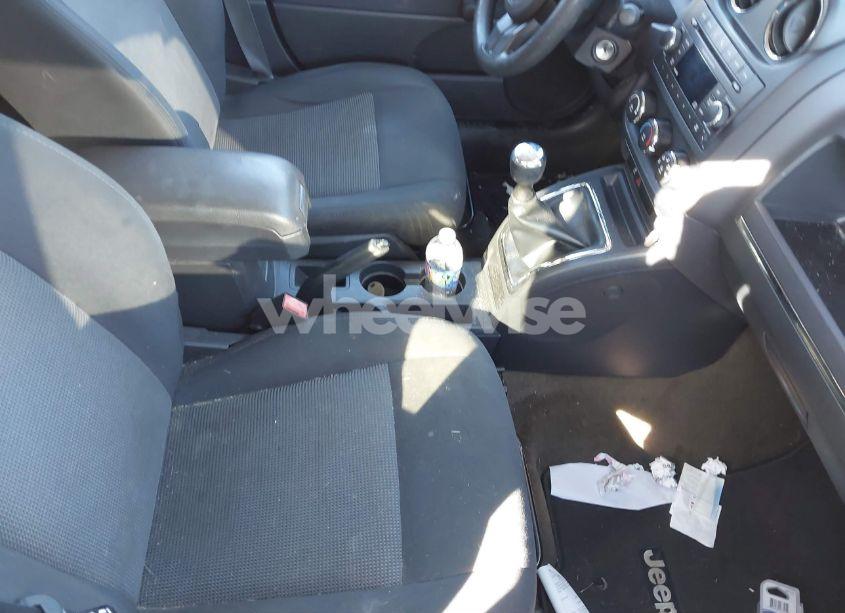 Photo 5 of 2016 Jeep Patriot SPORT (VIN 1C4NJPBBXGD650080)