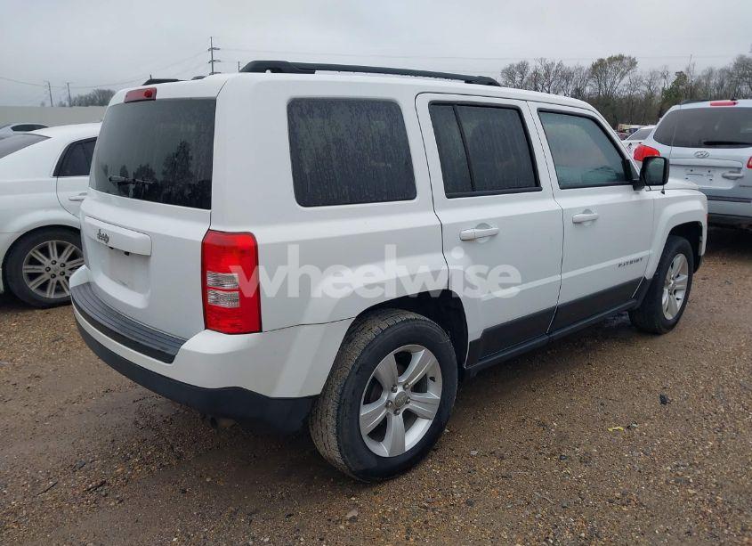 Photo 4 of 2016 Jeep Patriot SPORT (VIN 1C4NJPBBXGD699974)