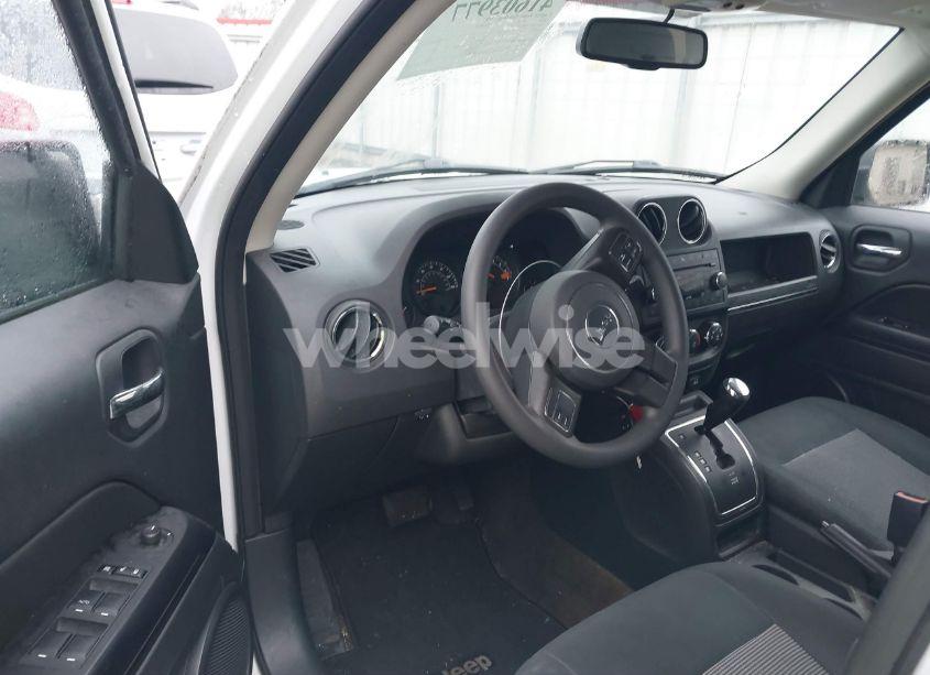 Photo 5 of 2016 Jeep Patriot SPORT (VIN 1C4NJPBBXGD699974)