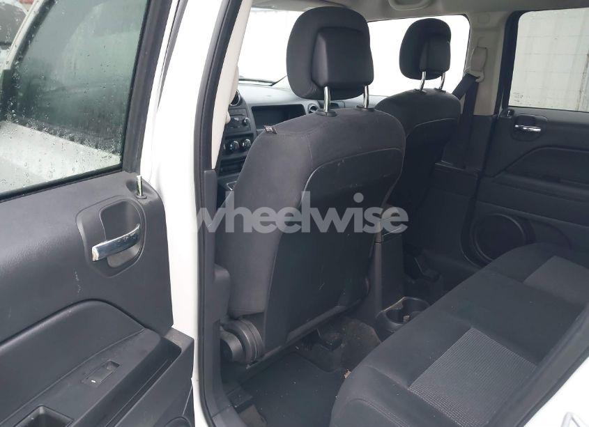 Photo 8 of 2016 Jeep Patriot SPORT (VIN 1C4NJPBBXGD699974)