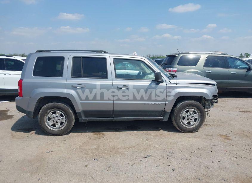 Photo 13 of 2016 Jeep Patriot SPORT (VIN 1C4NJPBBXGD739289)