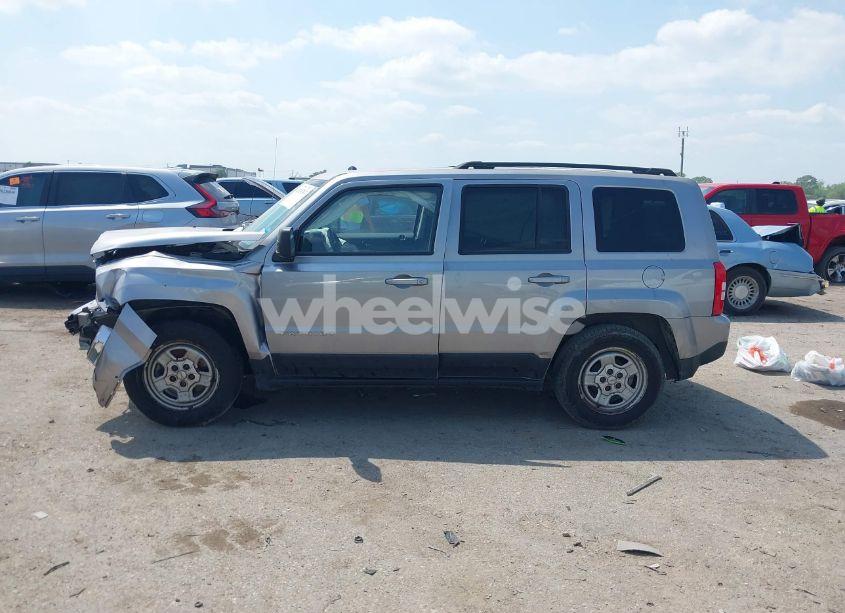 Photo 14 of 2016 Jeep Patriot SPORT (VIN 1C4NJPBBXGD739289)