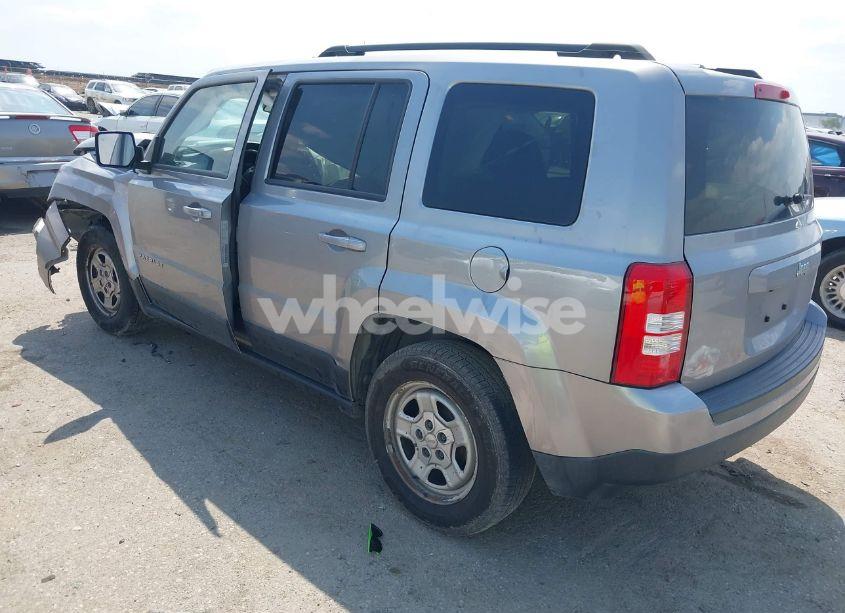 Photo 3 of 2016 Jeep Patriot SPORT (VIN 1C4NJPBBXGD739289)