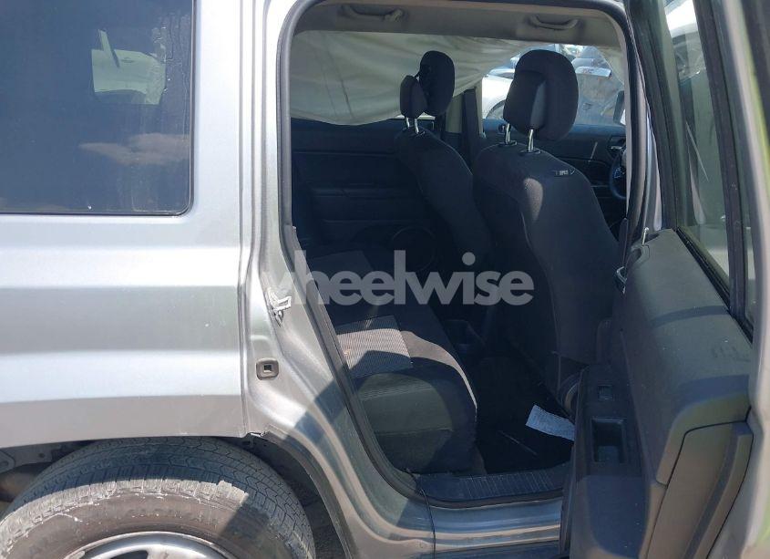 Photo 8 of 2016 Jeep Patriot SPORT (VIN 1C4NJPBBXGD739289)