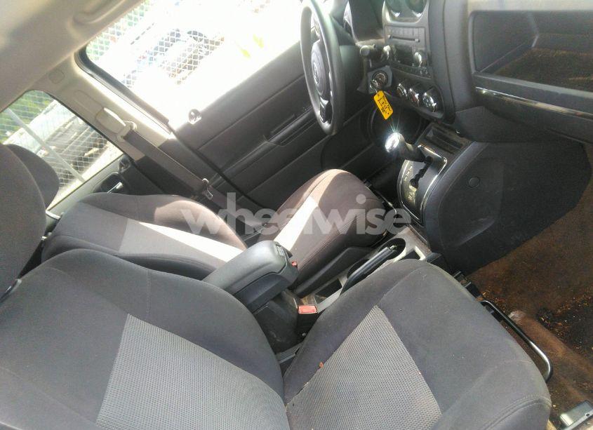 Photo 5 of 2016 Jeep Patriot SPORT (VIN 1C4NJPBBXGD765293)