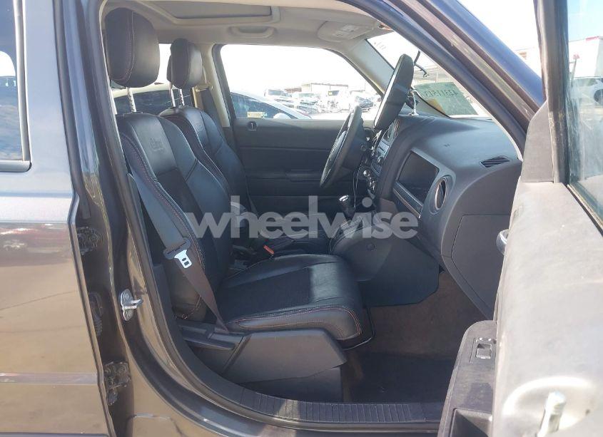 Photo 5 of 2017 Jeep Patriot 75TH ANNIVERSARY EDITION FWD (VIN 1C4NJPBBXHD117521)