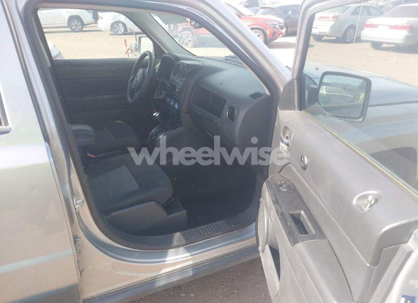 Photo 5 of 2017 Jeep Patriot SPORT FWD (VIN 1C4NJPBBXHD166525)