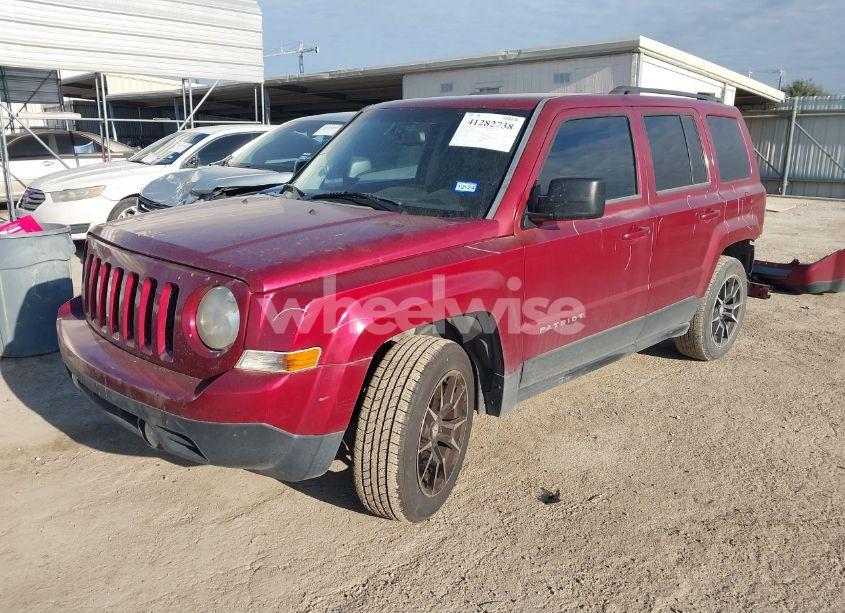Photo 2 of 2014 Jeep Patriot LATITUDE (VIN 1C4NJPFA0ED694846)