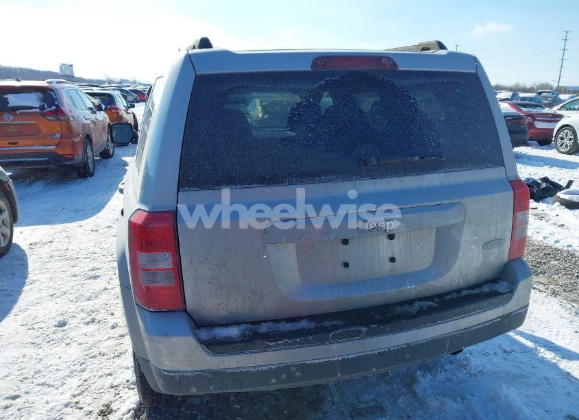 Photo 16 of 2012 Jeep Patriot LATITUDE (VIN 1C4NJPFA1CD660508)