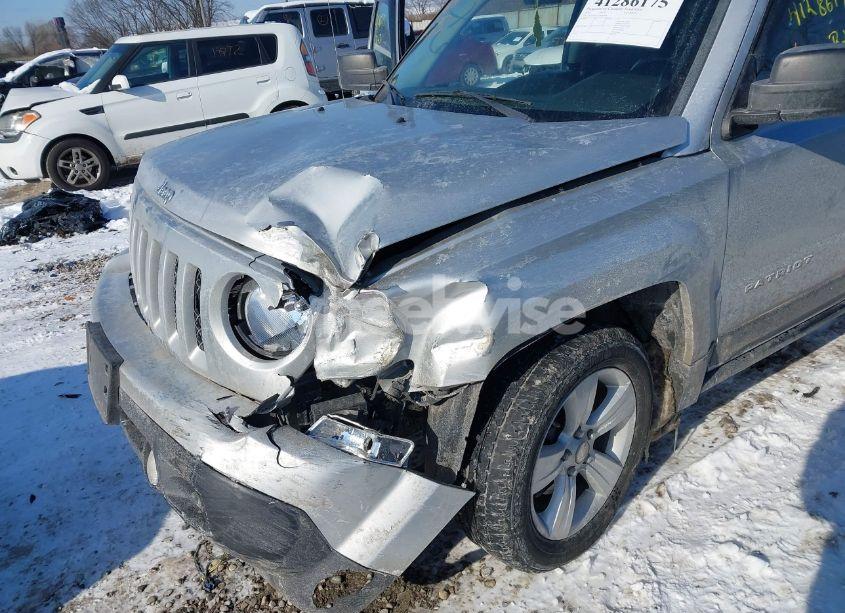 Photo 6 of 2012 Jeep Patriot LATITUDE (VIN 1C4NJPFA1CD660508)