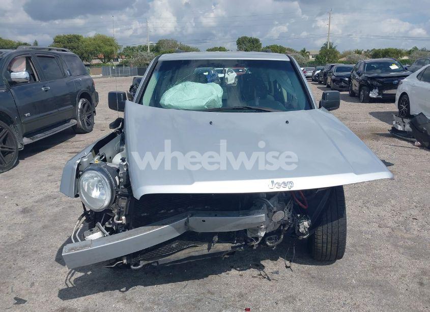 Photo 12 of 2013 Jeep Patriot LATITUDE (VIN 1C4NJPFA1DD260398)